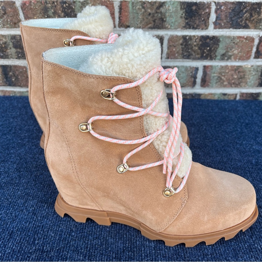 Women's Sorel Size 11 Joan of Arctic Snow Boots Lamb Wool Lining New no box - Picture 2 of 16
